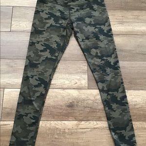 90 Degree Camo Green Leggings